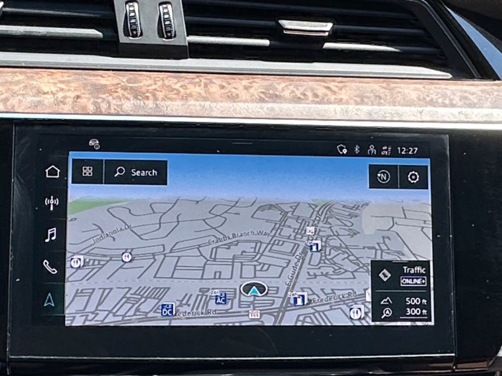 Used 2022 Audi e-tron Premium Plus w/ Premium Plus Package AWD/4WD image 15