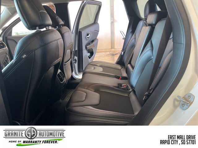 Used 2022 Jeep Cherokee Trailhawk w/ Trailer Tow Group AWD/4WD image 22
