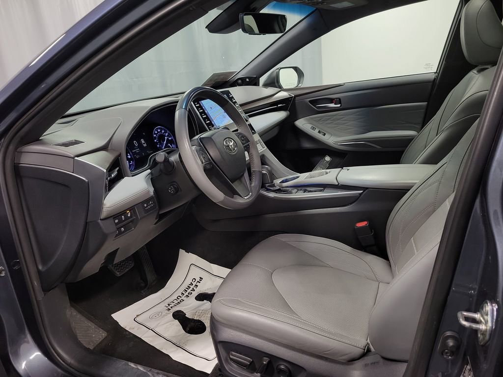 Used 2019 Toyota Avalon XLE image 12