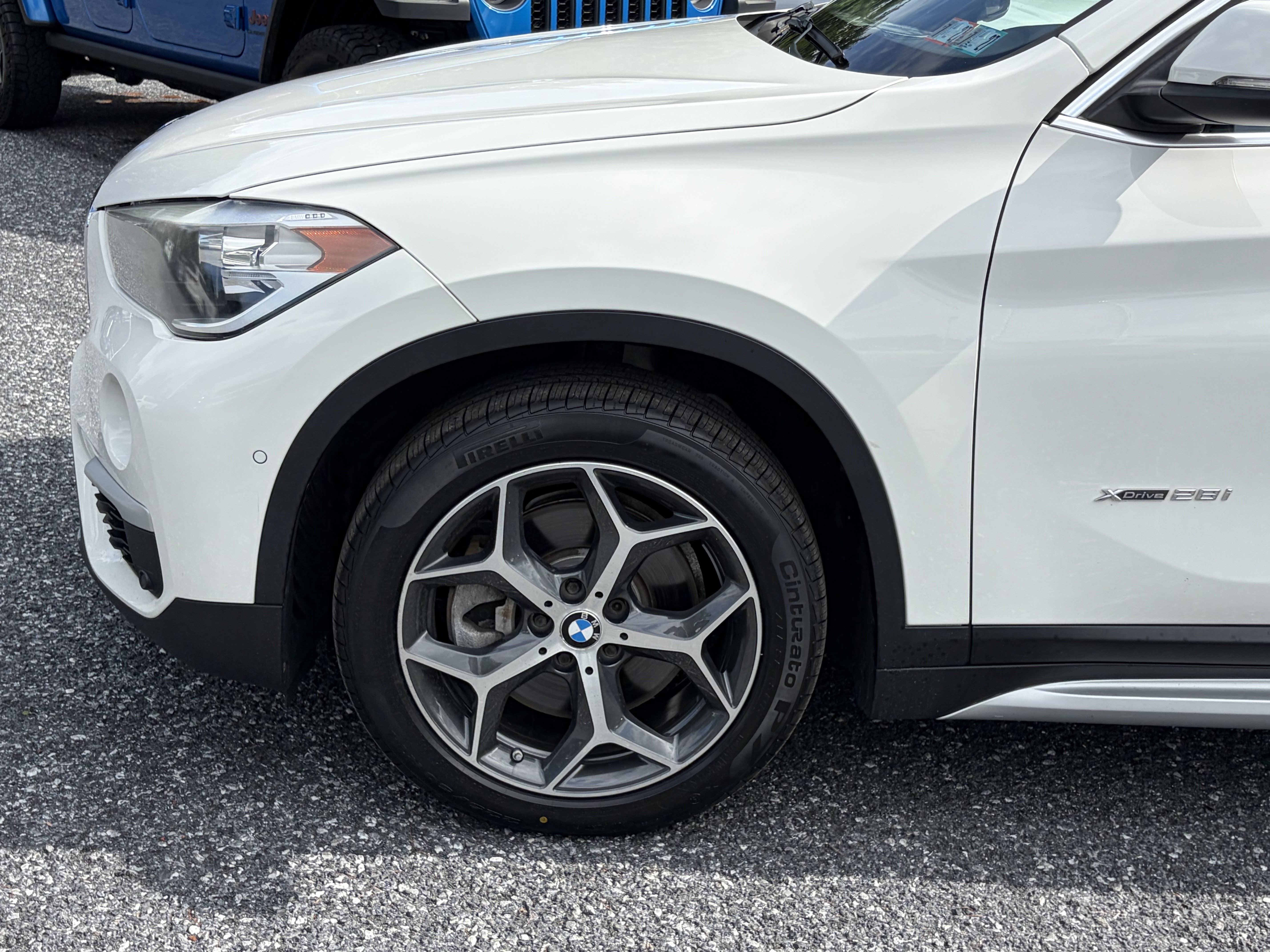 Used 2018 BMW X1 xDrive28i AWD/4WD image 3