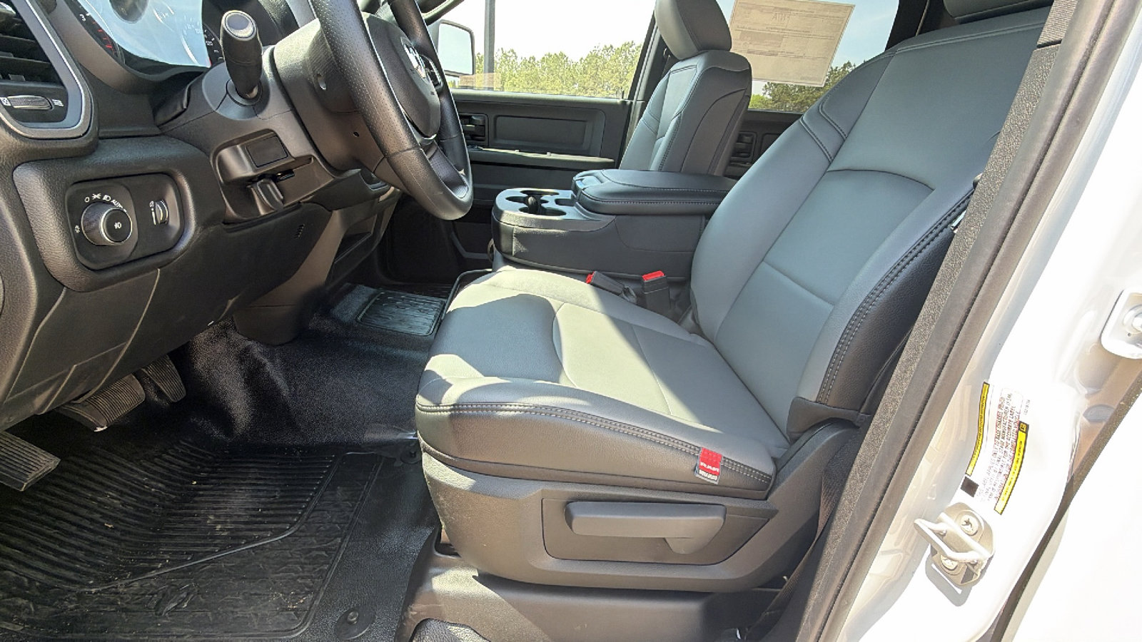 New 2026 RAM 5500 Tradesman w/ Chrome Appearance Group AWD/4WD image 17