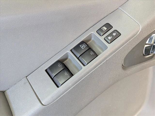Used 2018 Nissan Frontier SV AWD/4WD image 11