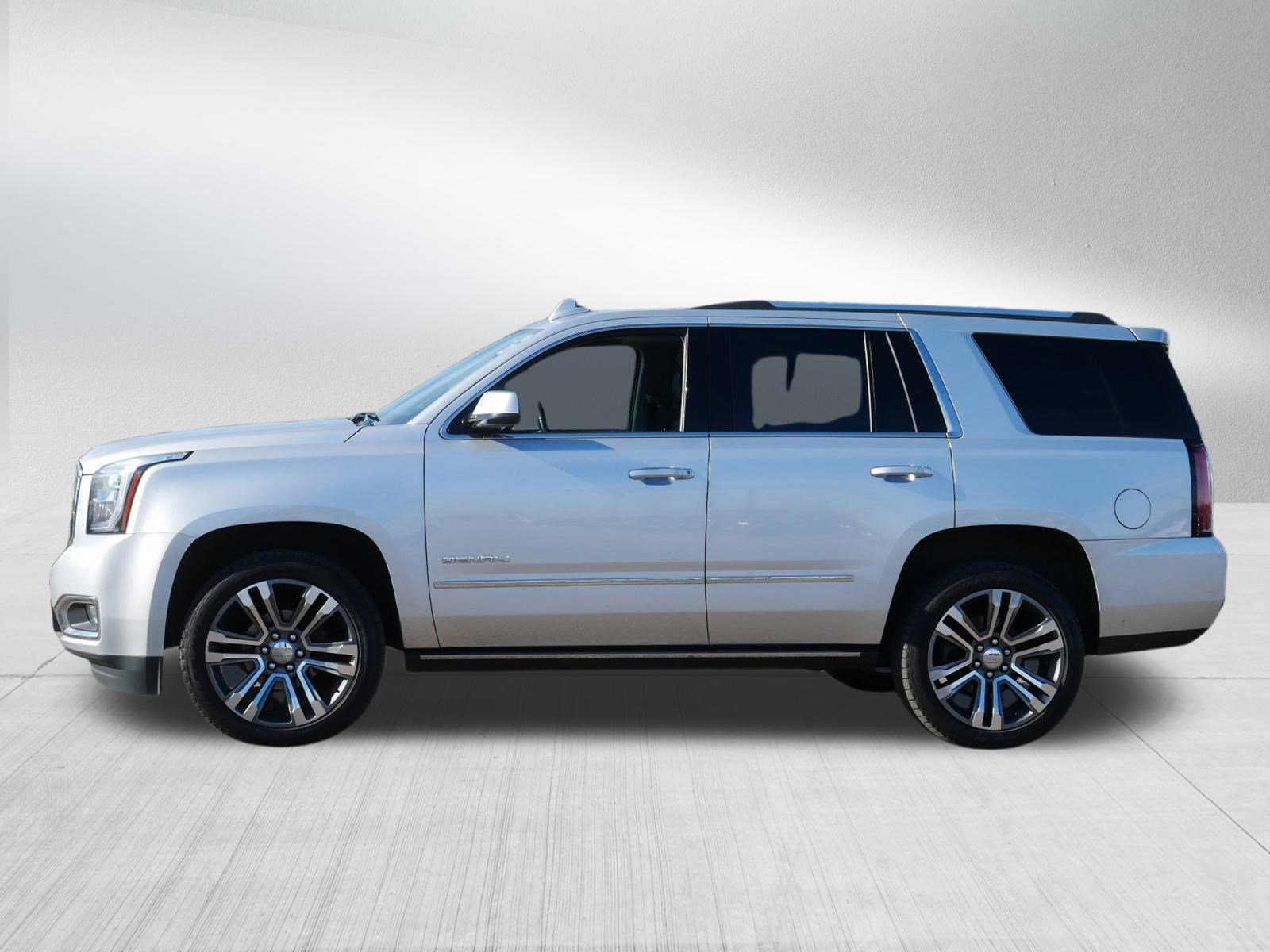 Used 2020 GMC Yukon Denali w/ Denali Premium Package image 4
