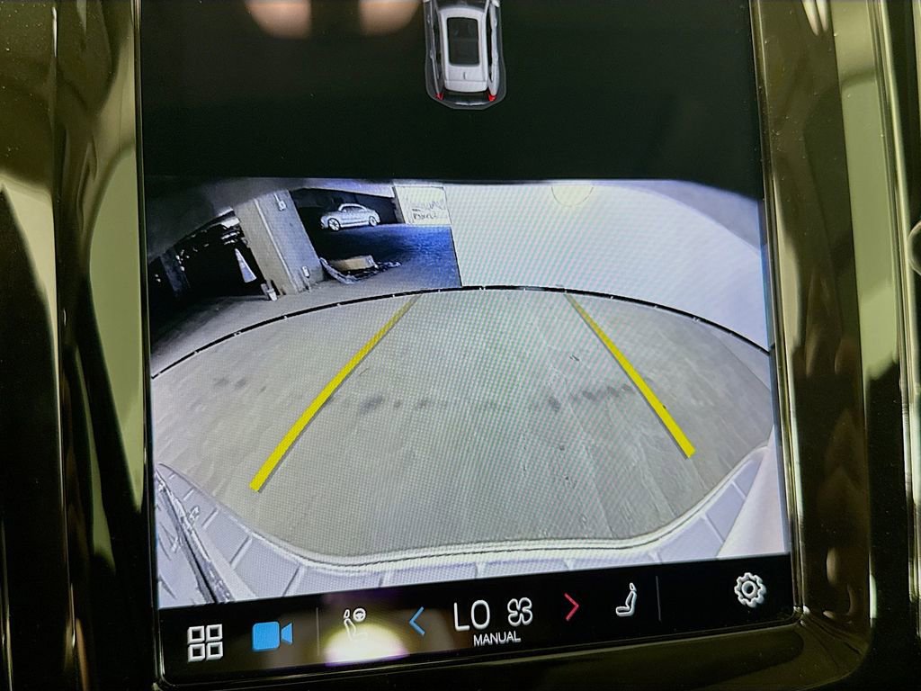 Used 2025 Volvo XC60 B5 Core w/ Protection Package Premier image 14