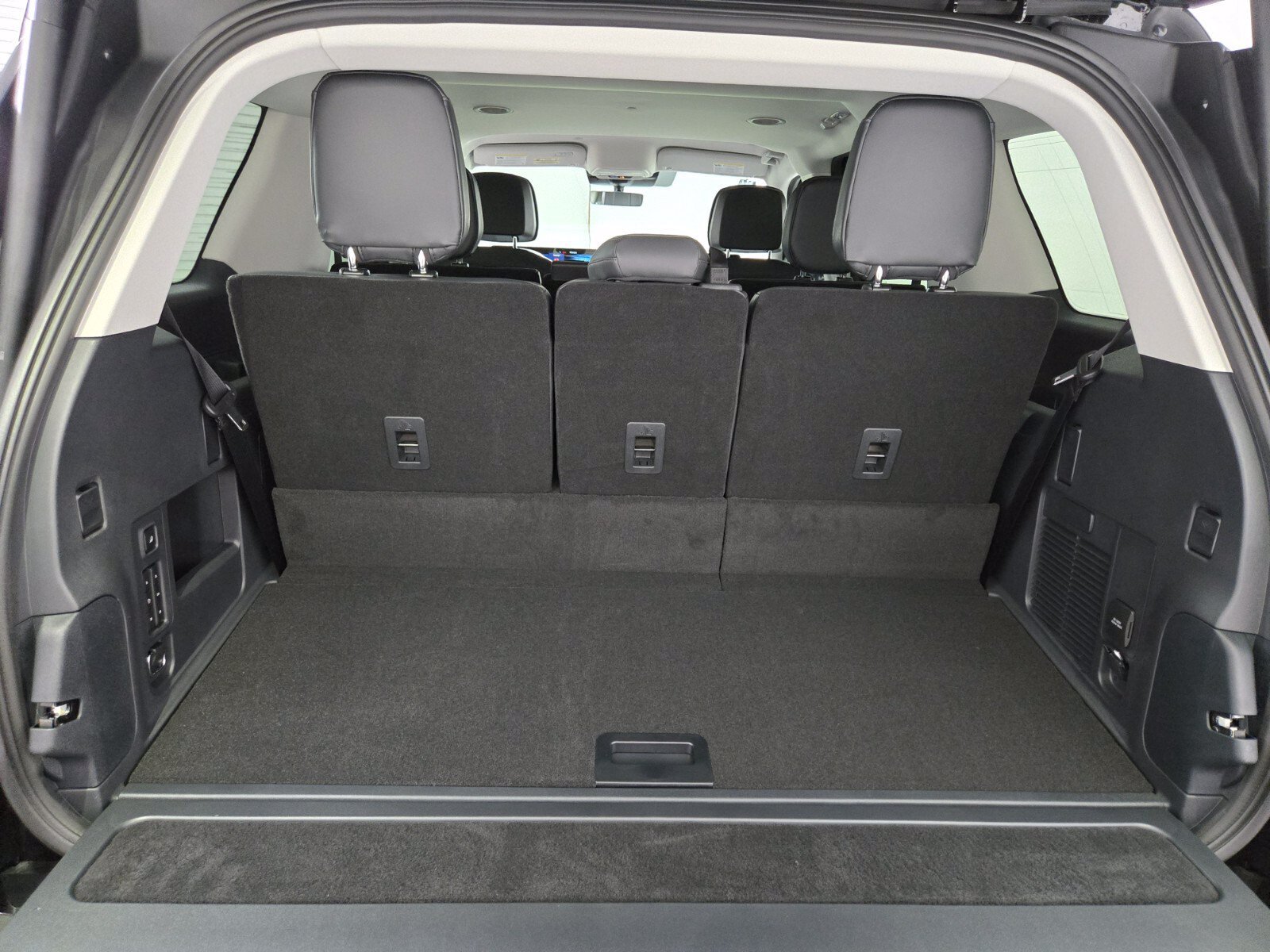 New 2026 Lincoln Navigator Premiere AWD/4WD image 17