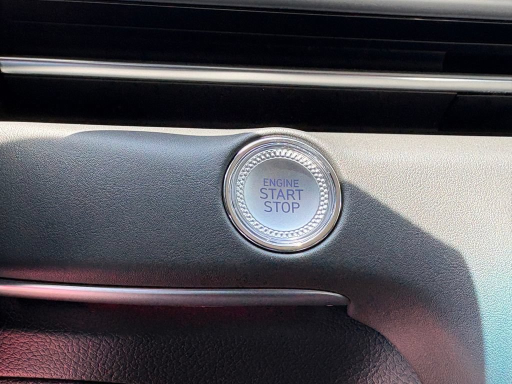 New 2027 Genesis GV80 2.5T AWD/4WD image 17