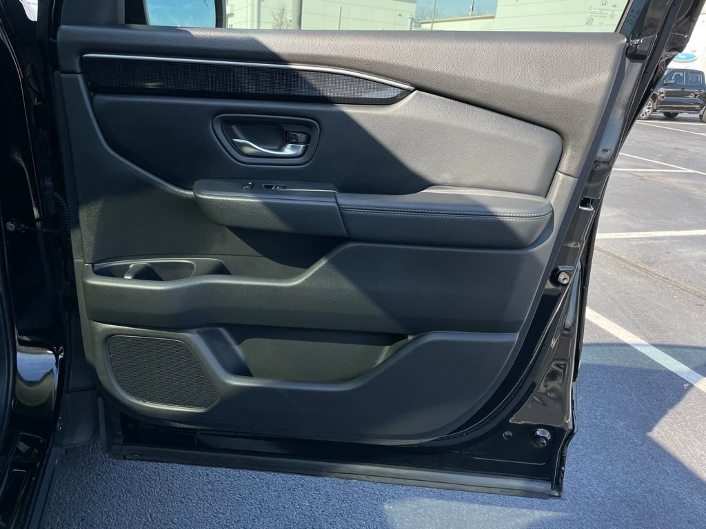 Certified 2025 Honda Pilot Elite image 33