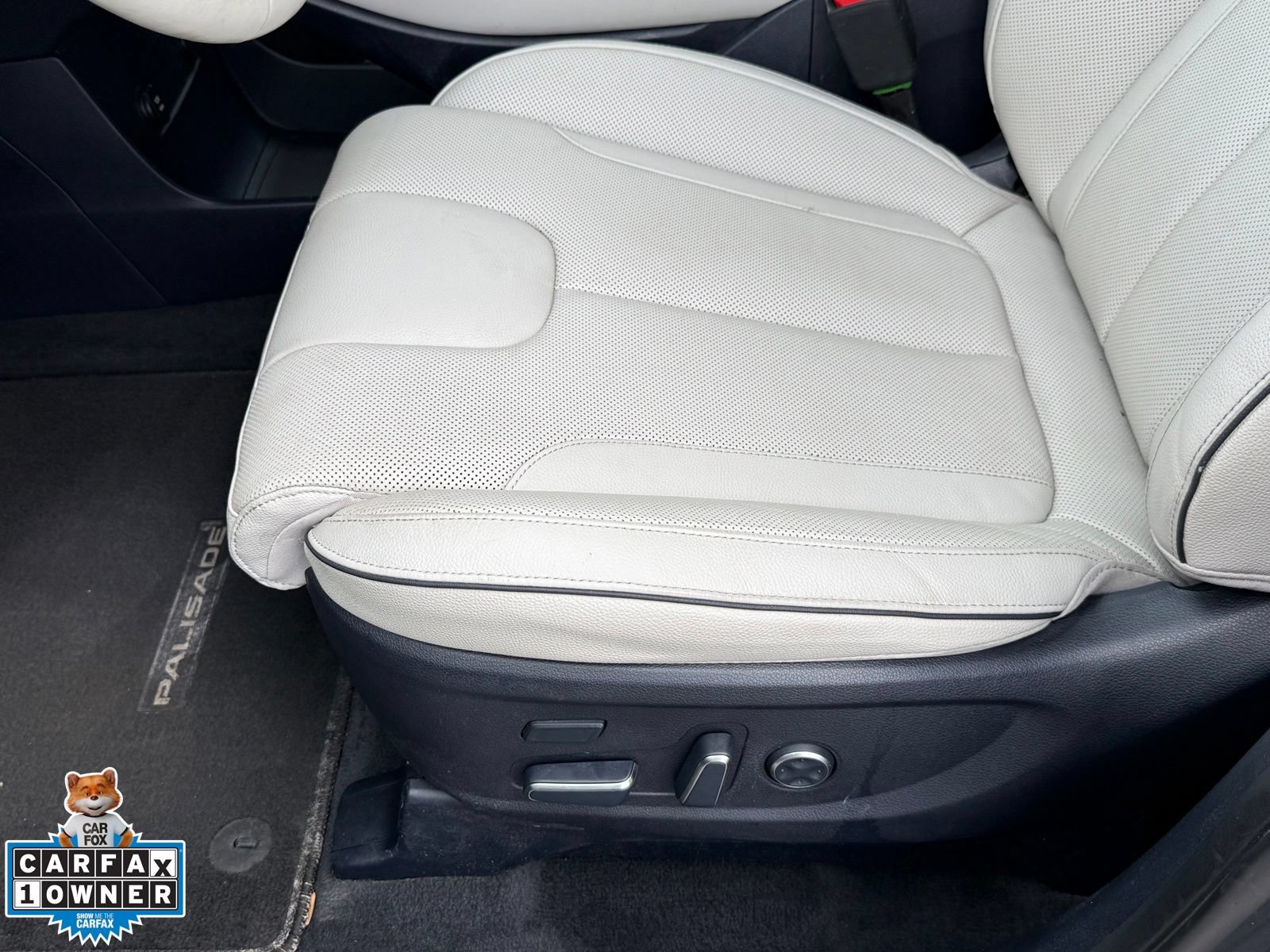 Used 2024 Hyundai Palisade Limited AWD/4WD image 2