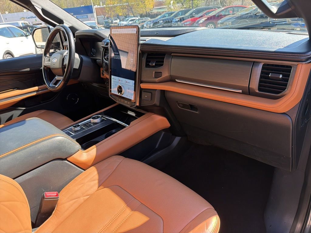 Used 2023 Ford Expedition Platinum AWD/4WD image 25