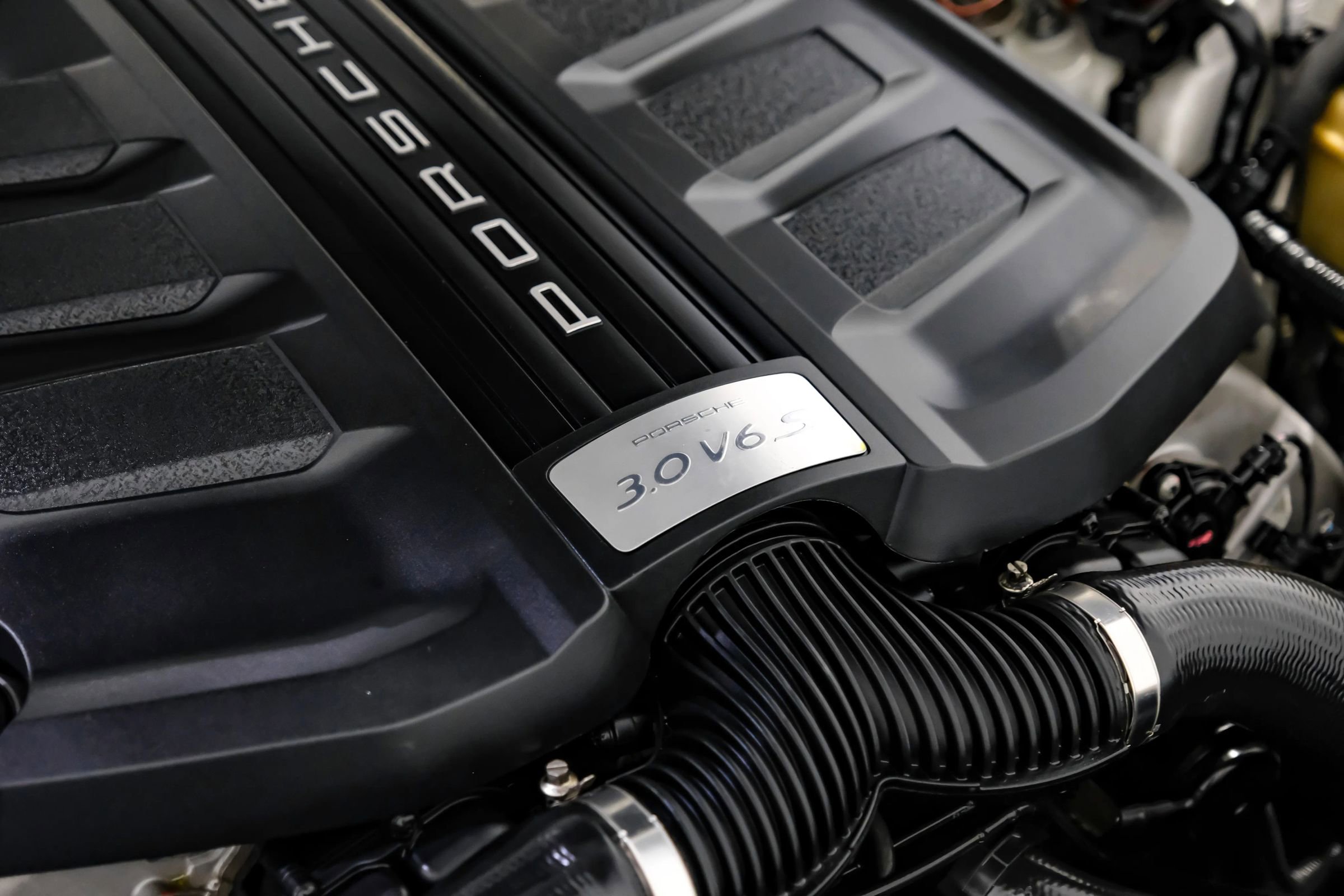 Used 2014 Porsche Panamera S image 31