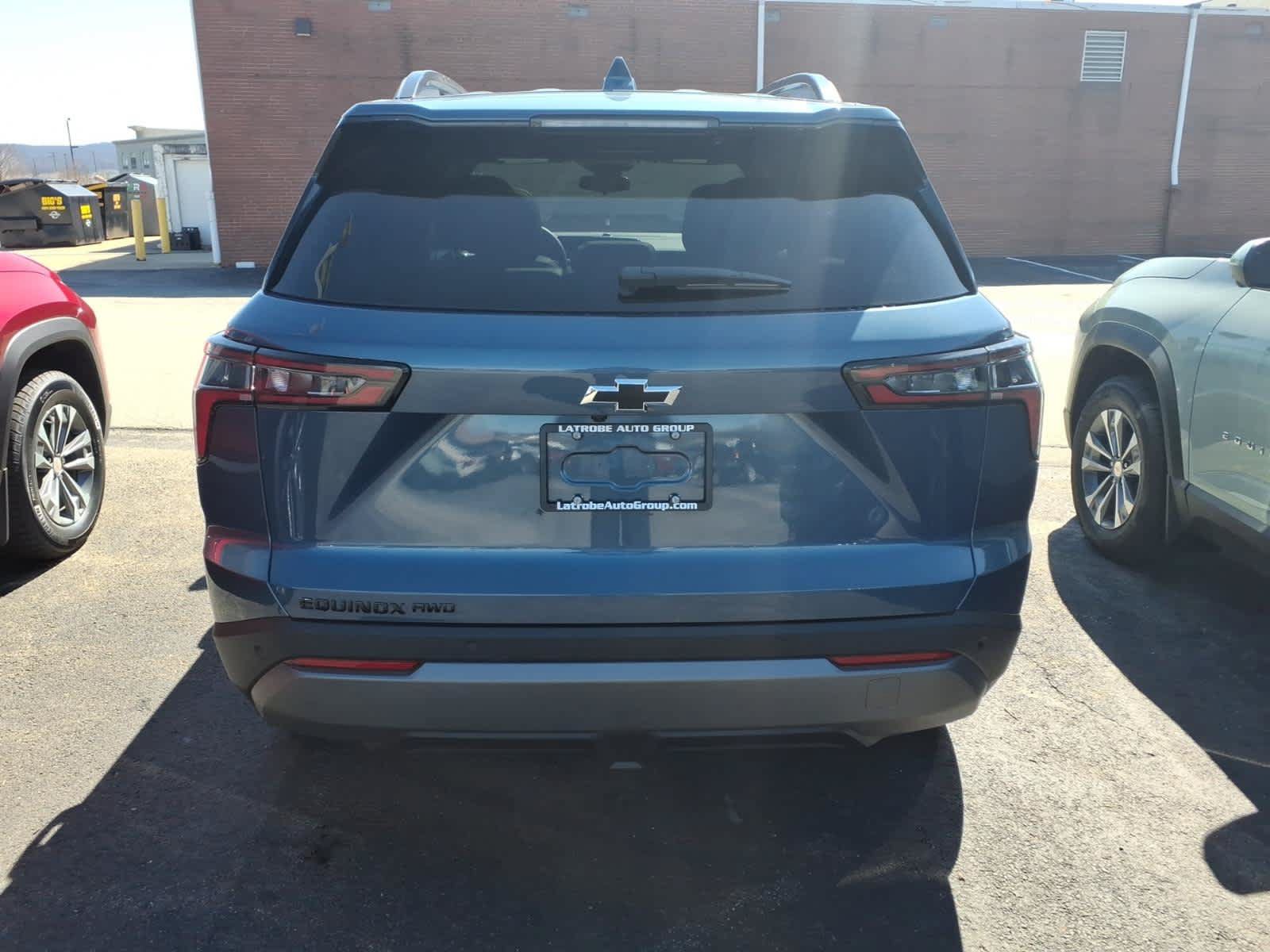 New 2026 Chevrolet Equinox LT w/ Convenience Package II AWD/4WD image 2
