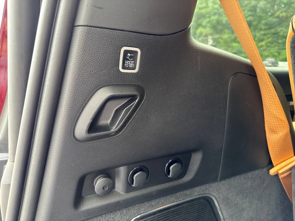 Used 2025 Jeep Grand Wagoneer Series III w/ Rear Seat Video Group 1 AWD/4WD image 13