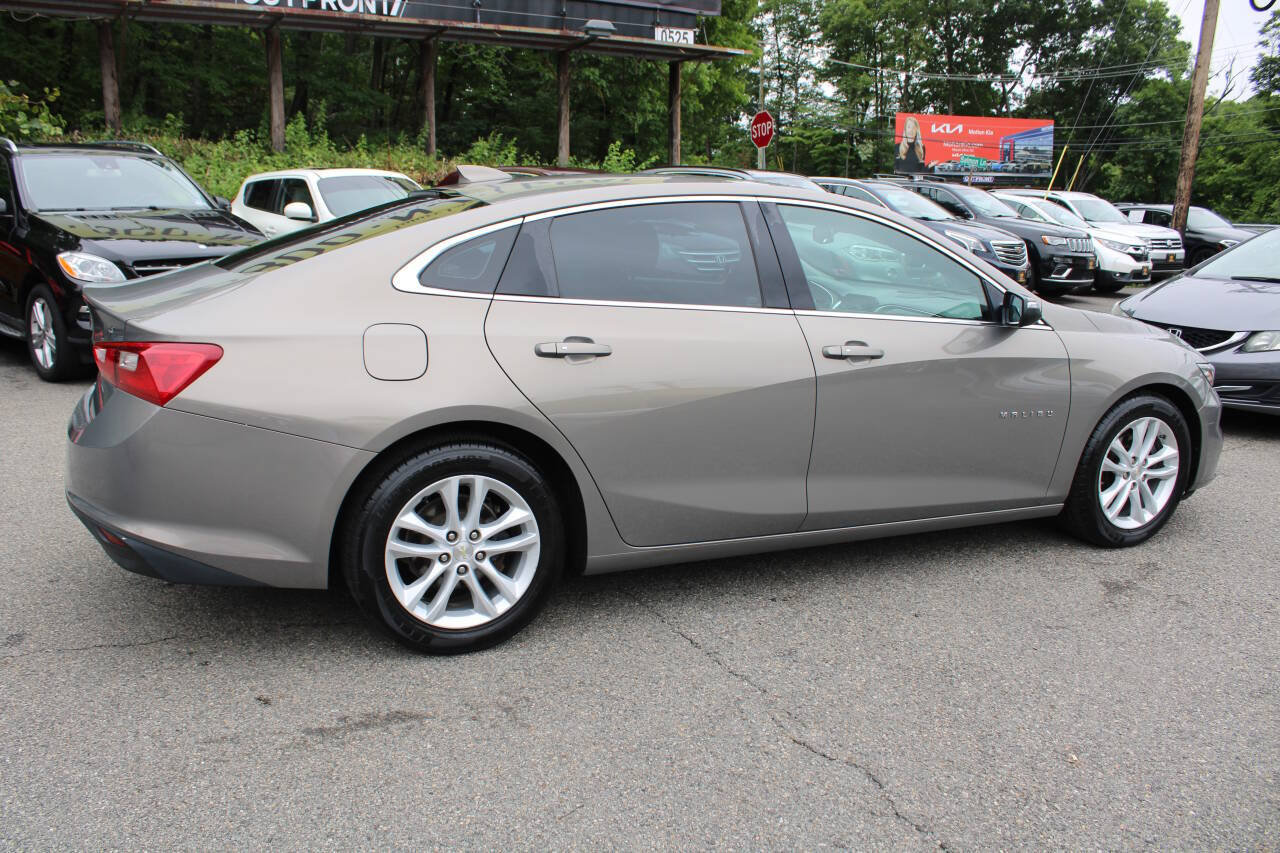Used 2017 Chevrolet Malibu LT w/ Leather Package FWD image 7