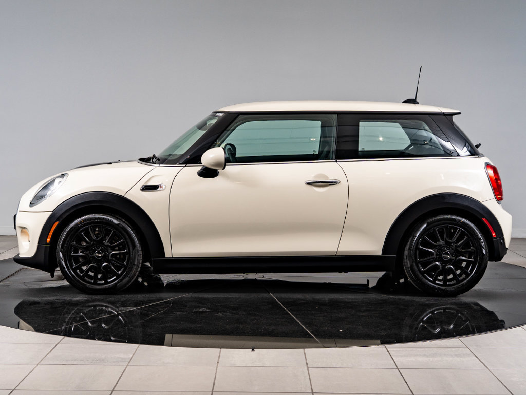 Used 2018 MINI Cooper 2-Door Hardtop FWD image 5