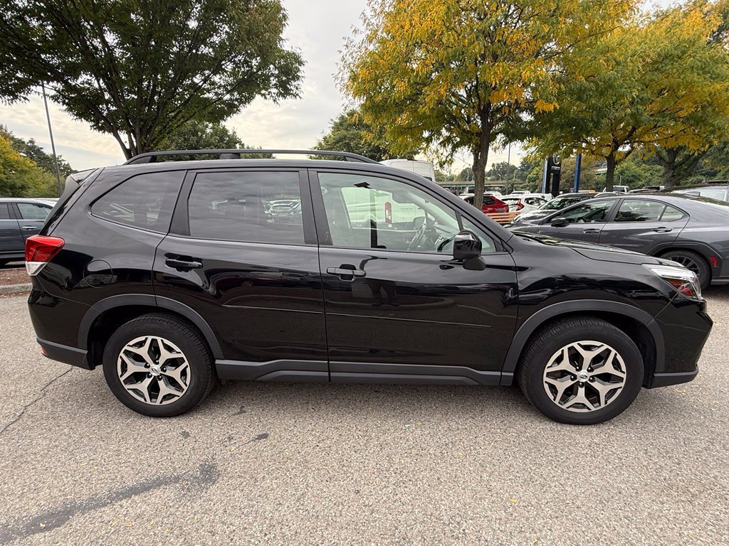 Used 2019 Subaru Forester Premium AWD/4WD image 6