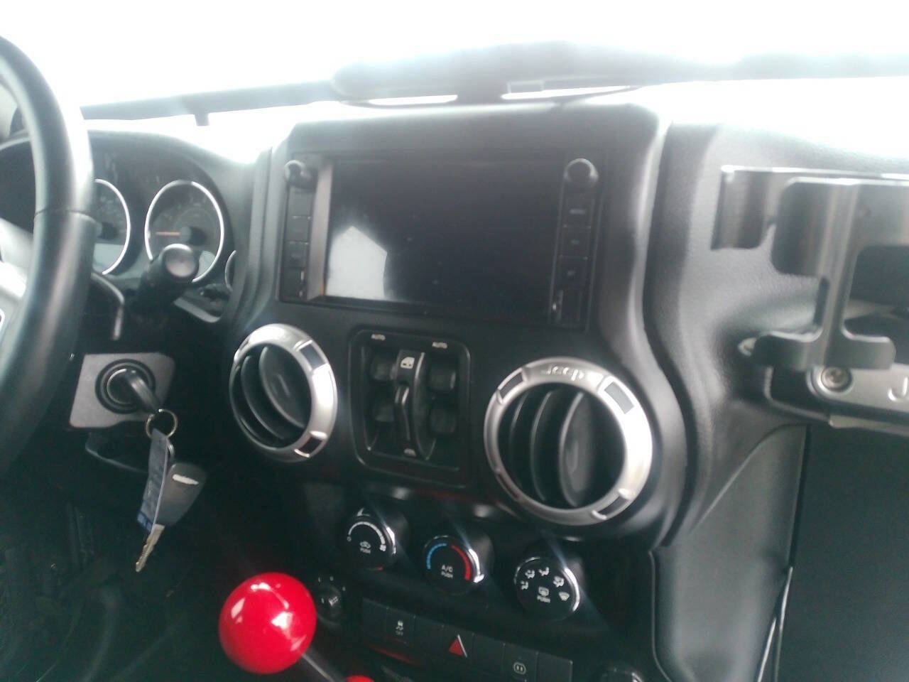 Used 2011 Jeep Wrangler Unlimited Rubicon w/ Dual Top Group image 37