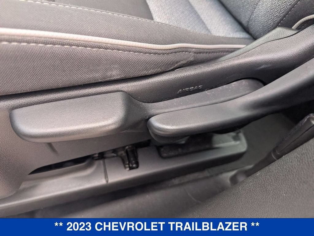 Used 2023 Chevrolet TrailBlazer LS FWD image 14
