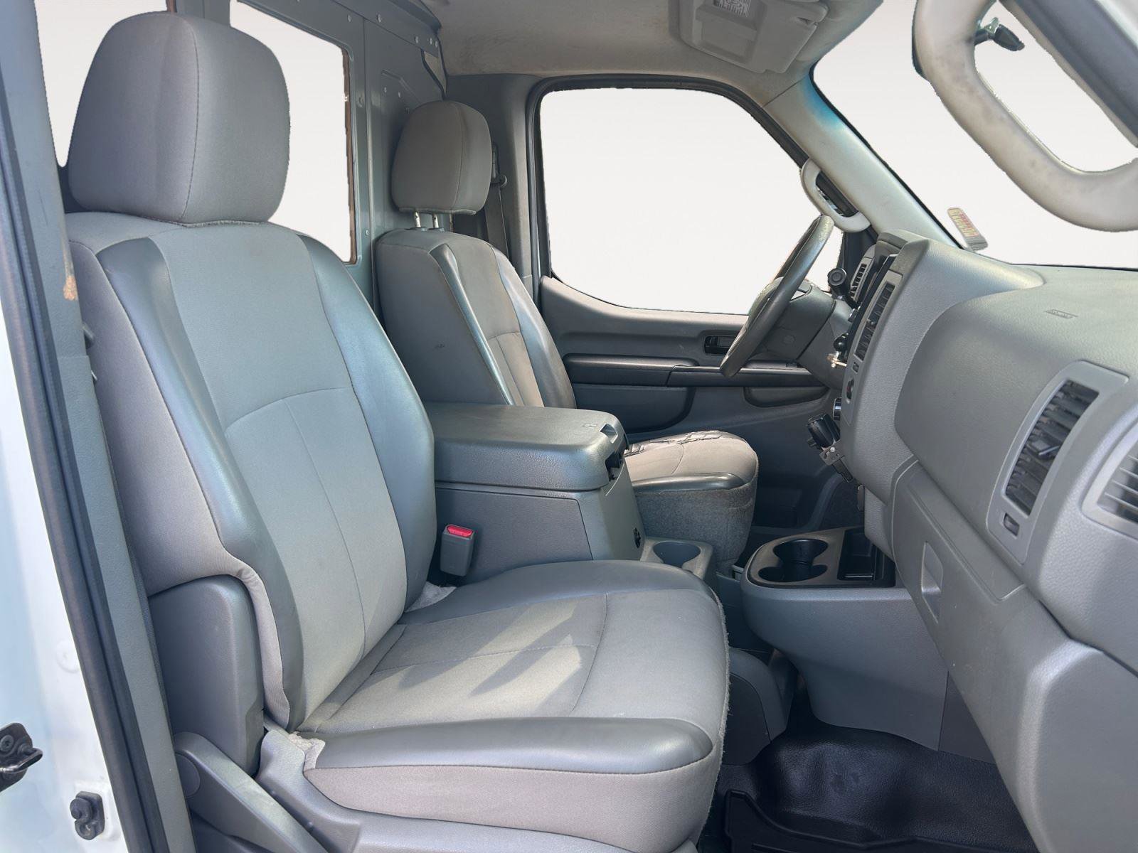 Used 2015 Nissan NV 3500 SL w/ Technology Package image 15