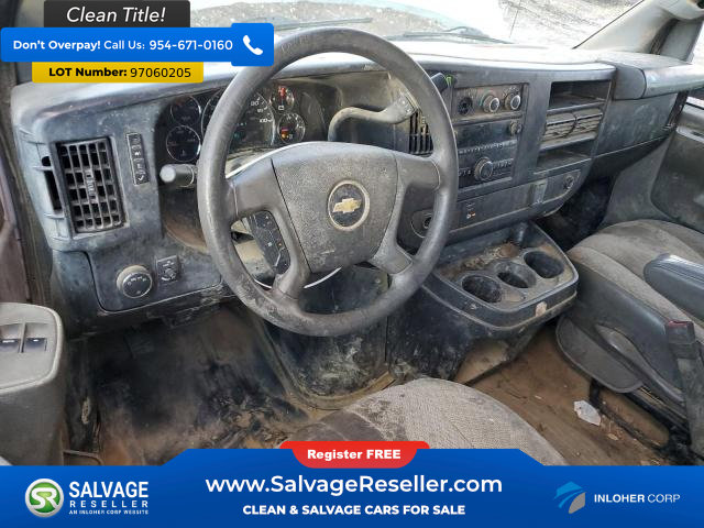 Used 2017 Chevrolet Express 3500 Extended image 11