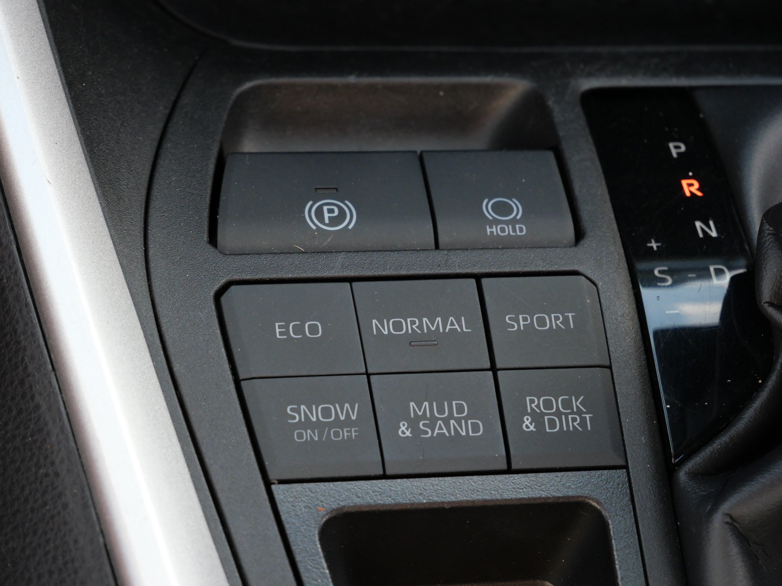 Certified 2025 Toyota RAV4 LE AWD/4WD image 28