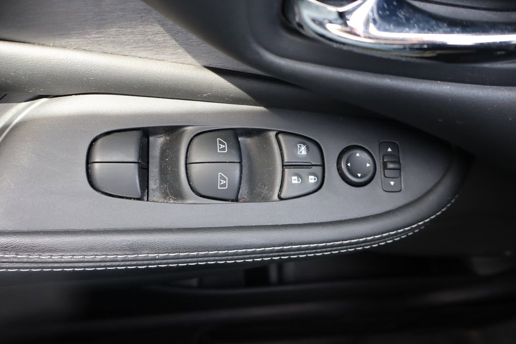 Used 2020 Nissan Murano SV AWD/4WD image 13