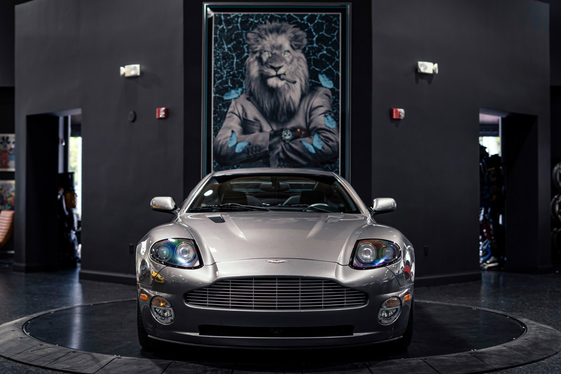 Used 2003 Aston Martin Vanquish RWD image 36