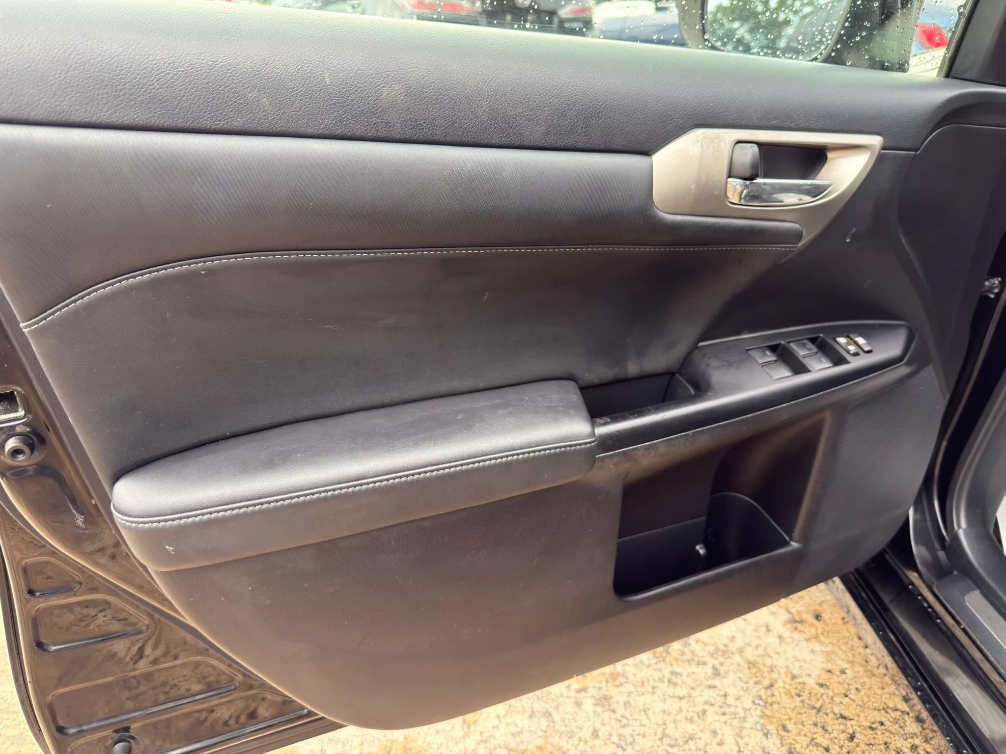 Used 2014 Lexus CT 200h FWD image 24