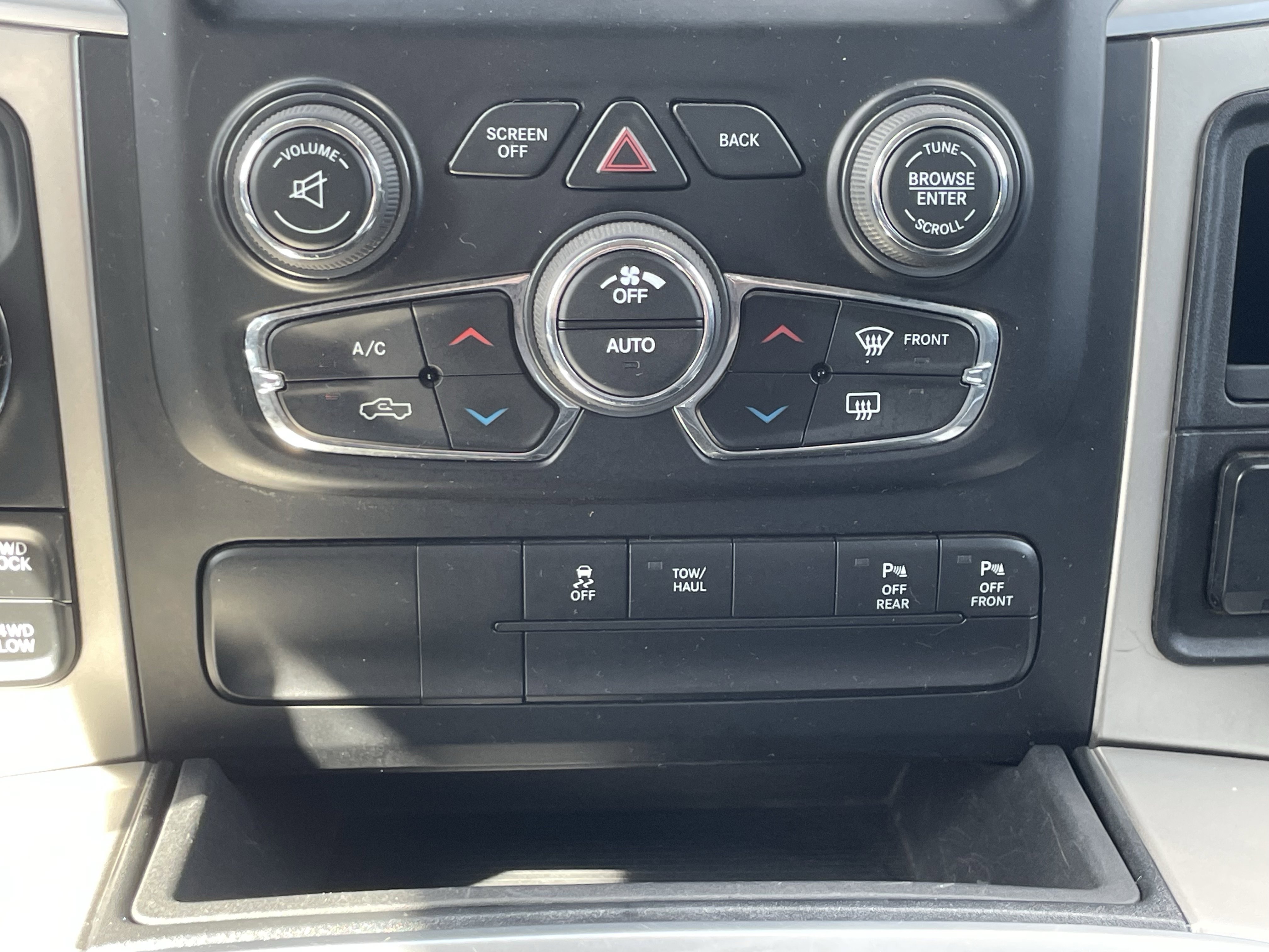 Used 2017 RAM 1500 Big Horn AWD/4WD image 25