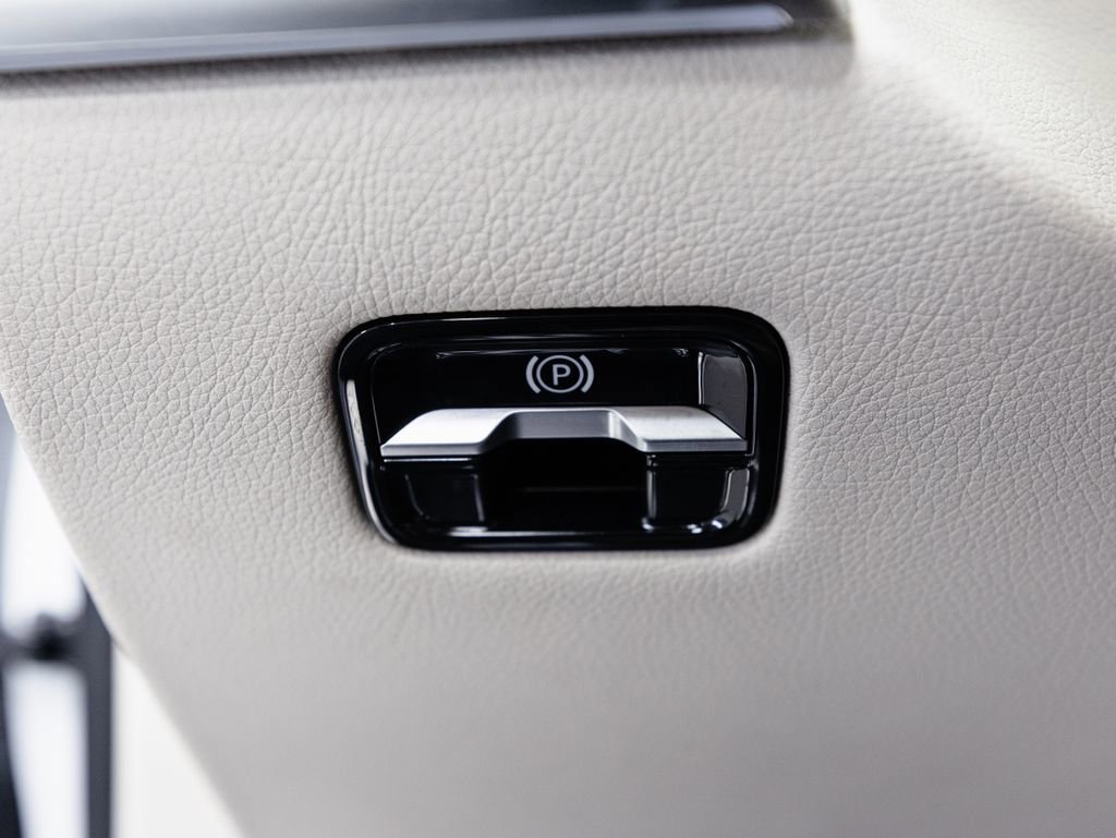 Used 2025 Mercedes-Benz S 580e 4MATIC Sedan image 10