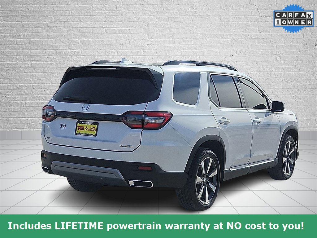 Used 2025 Honda Pilot Touring image 4