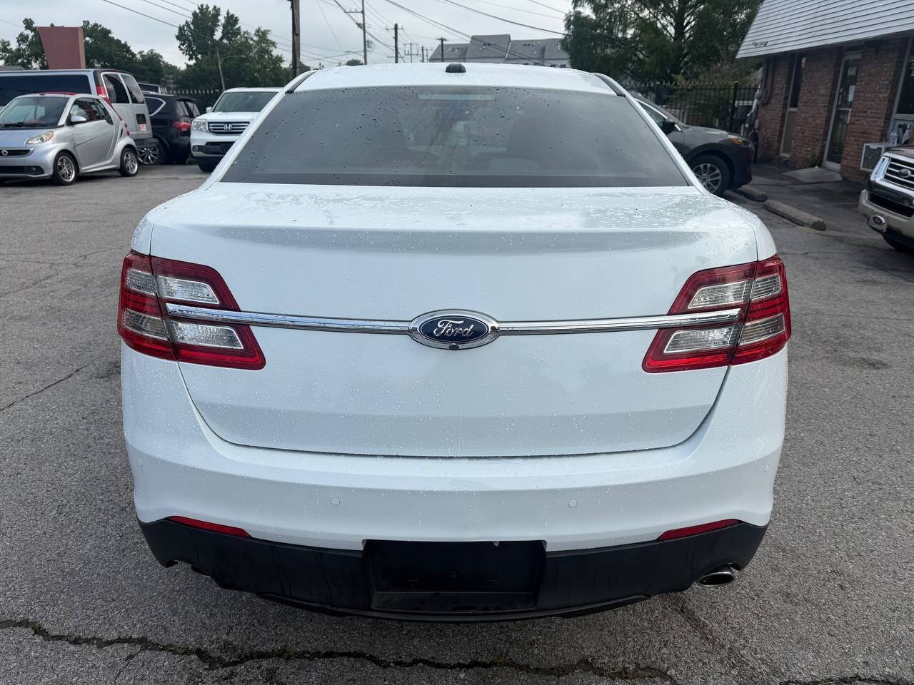 Used 2014 Ford Taurus SEL AWD/4WD image 11