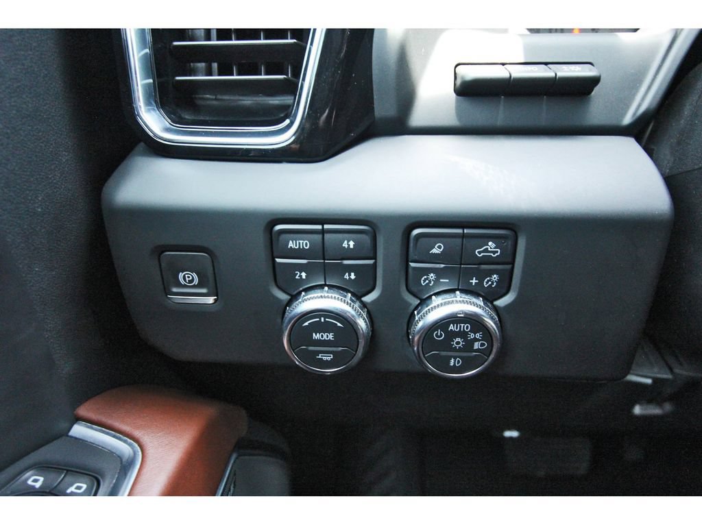 Used 2024 GMC Sierra 2500 Denali Ultimate w/ Snow Plow Prep/Camper Package AWD/4WD image 22