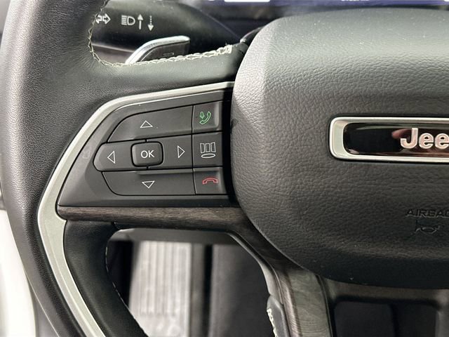 Used 2022 Jeep Grand Cherokee L Limited w/ Black Appearance Package image 24