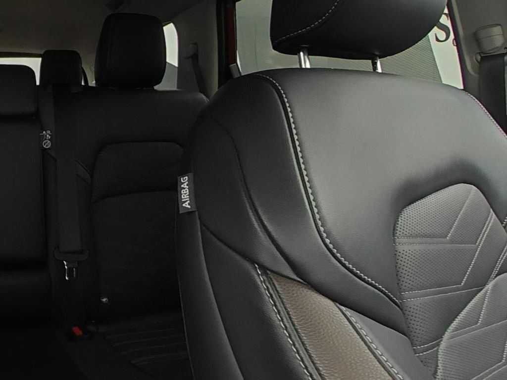 Used 2025 Nissan Pathfinder Platinum w/ Cargo Package FWD image 11