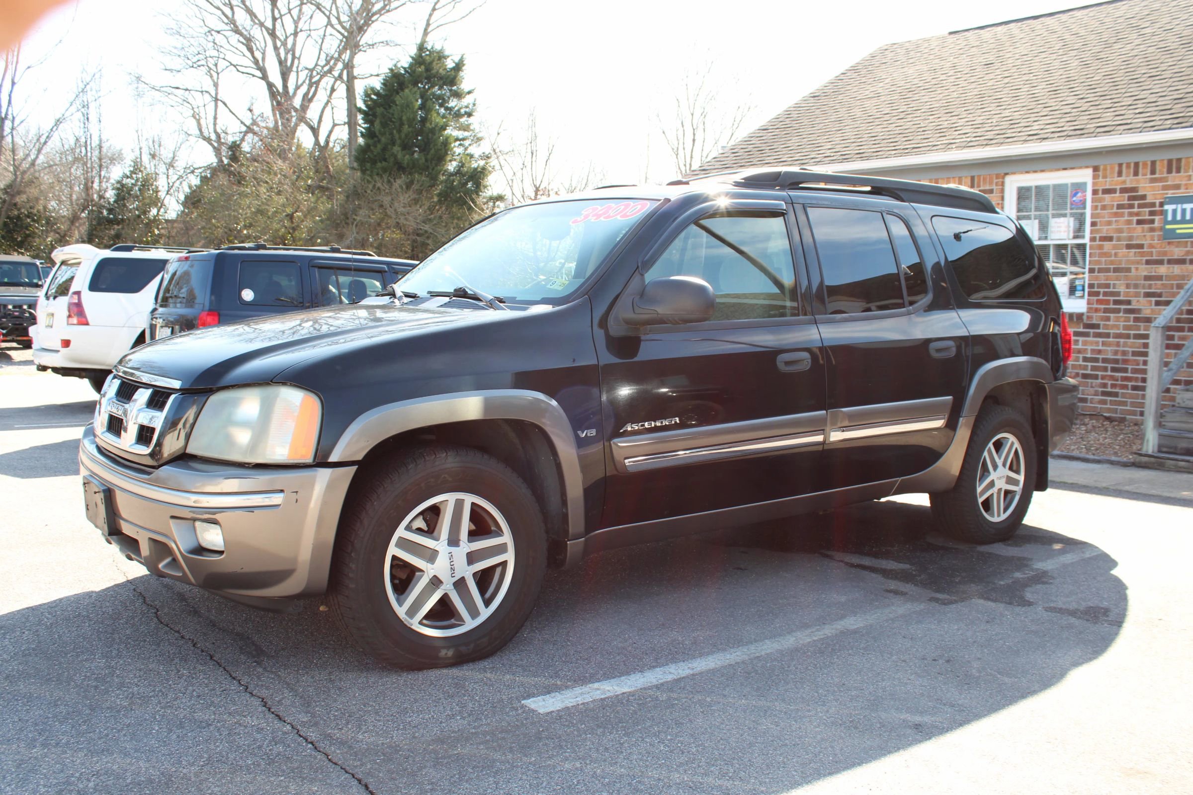 Used 2003 Isuzu Ascender S image 2