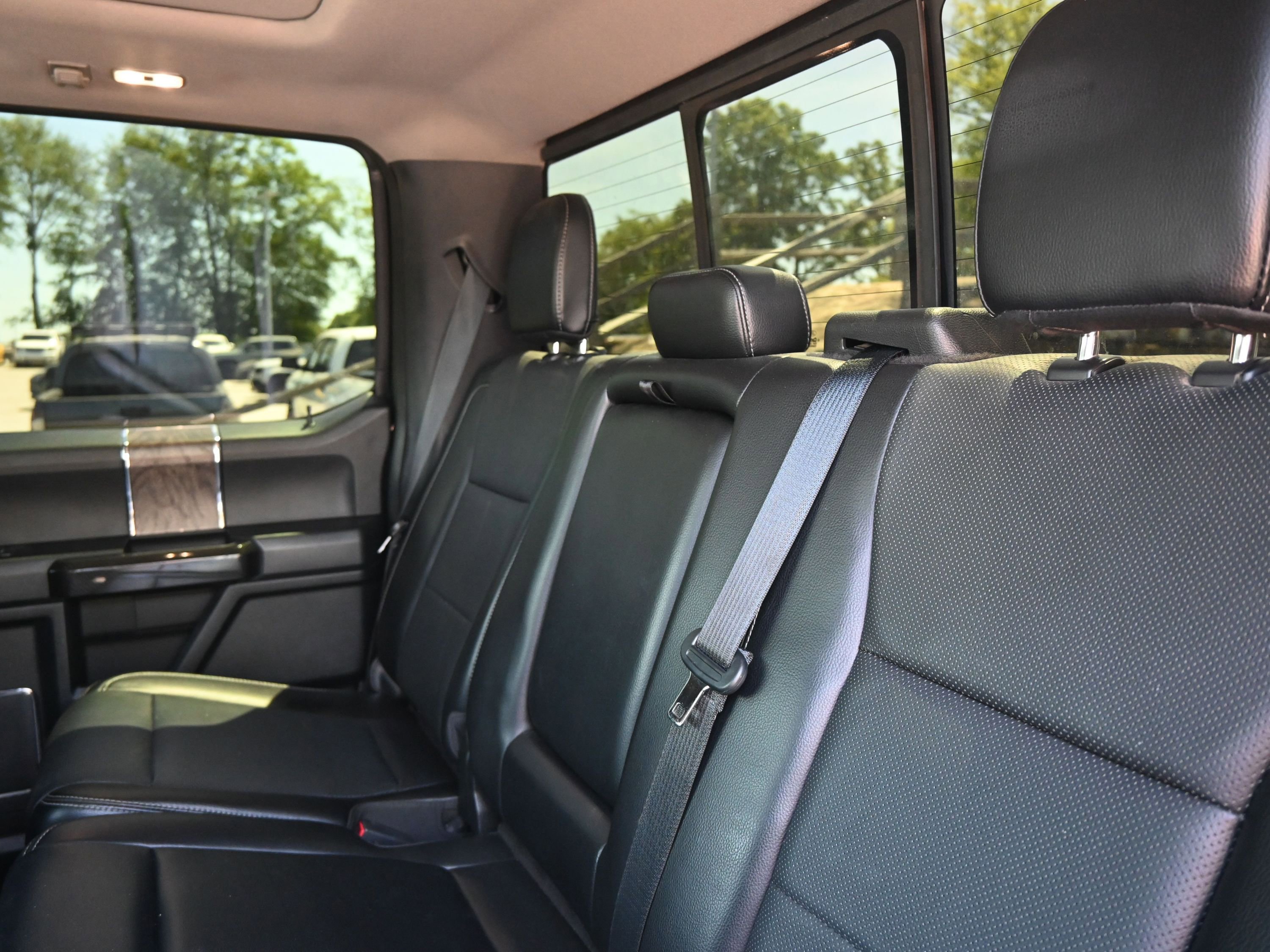 Used 2018 Ford F250 Lariat w/ Lariat Ultimate Package AWD/4WD image 26
