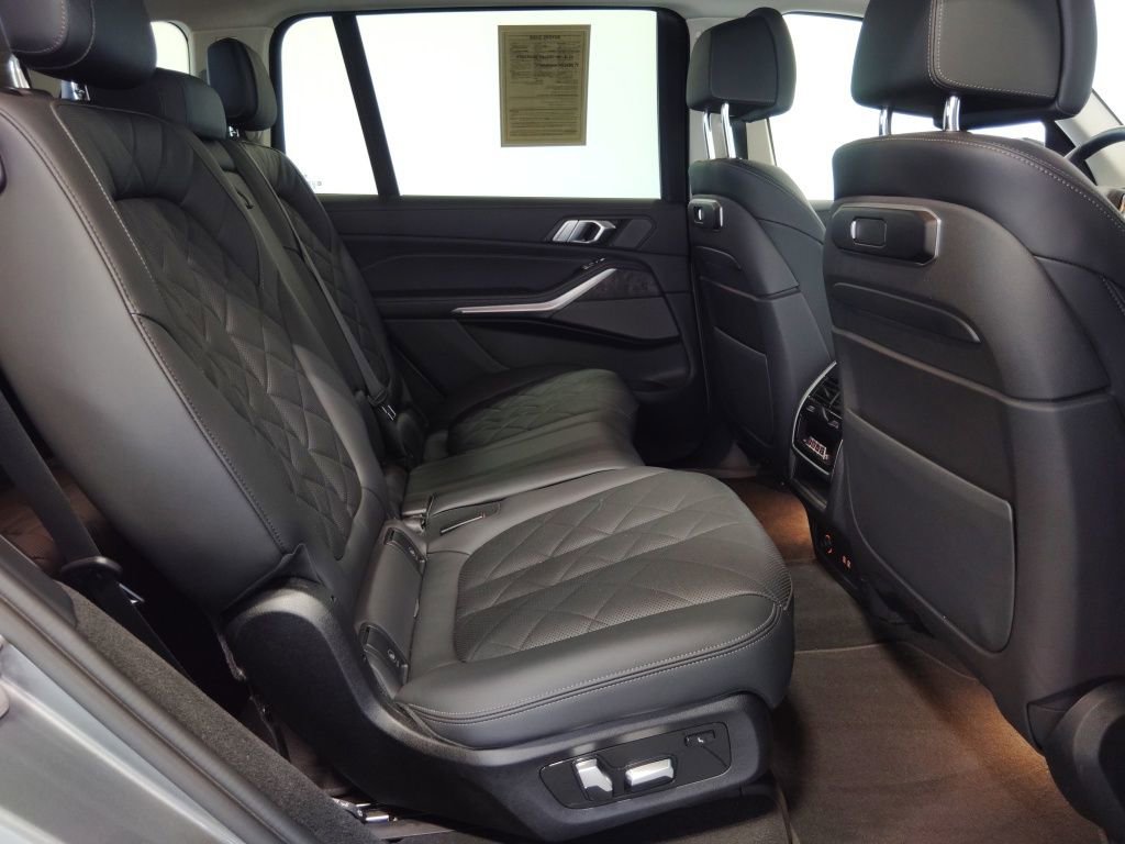 Used 2023 BMW X7 xDrive40i w/ Premium Package image 47