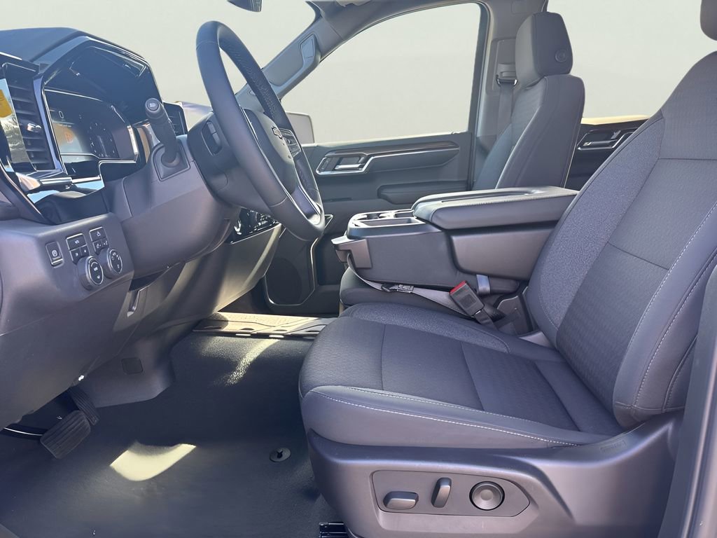 Used 2024 Chevrolet Silverado 1500 LT image 13