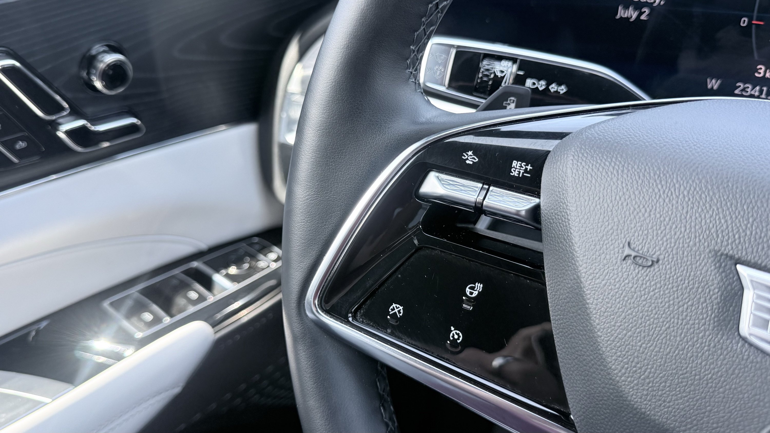 Used 2024 Cadillac Lyriq Luxury RWD image 69