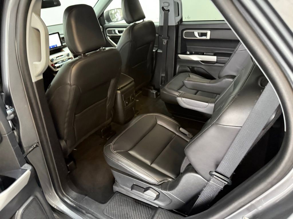Certified 2022 Ford Explorer XLT w/ Equipment Group 202A image 45