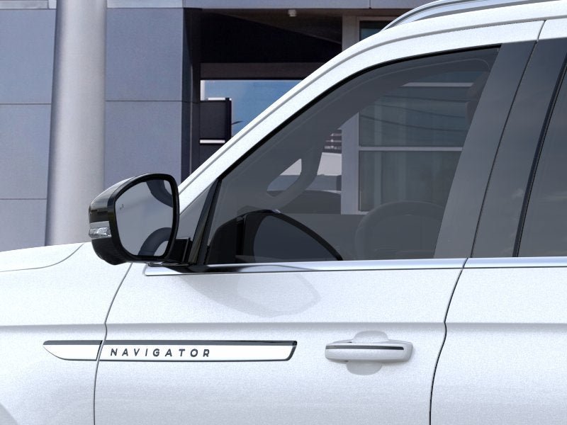 New 2026 Lincoln Navigator Premiere AWD/4WD image 19