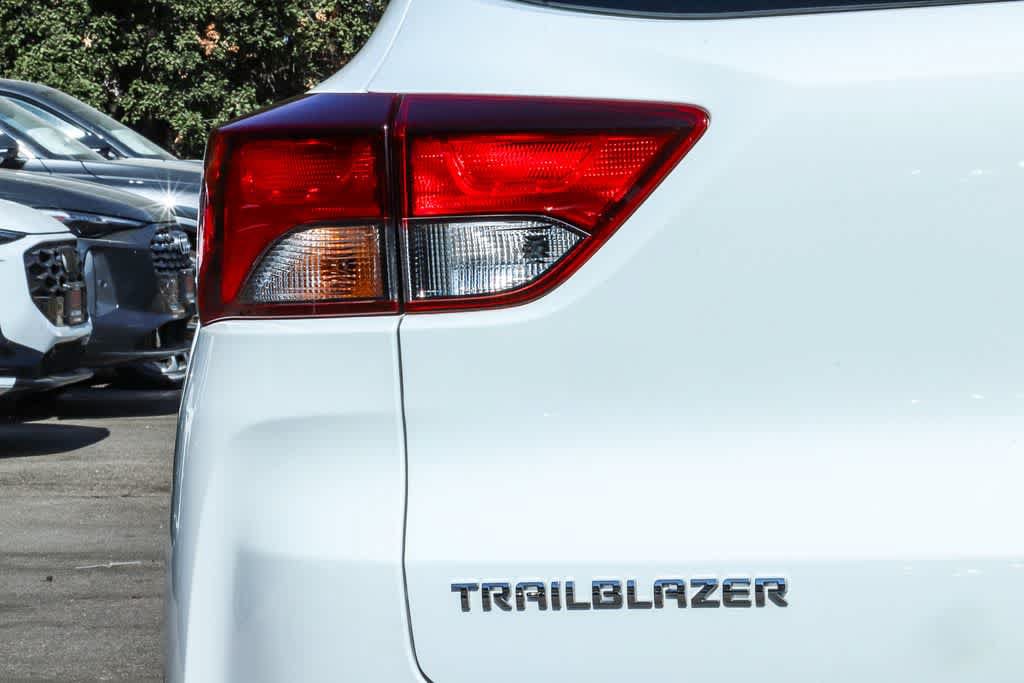 Used 2022 Chevrolet TrailBlazer LS FWD image 9