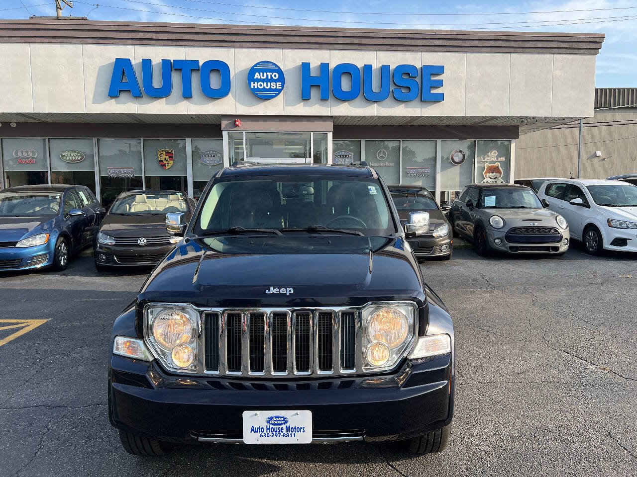 Used 2011 Jeep Liberty Limited w/ Tire & Wheel Group AWD/4WD image 2