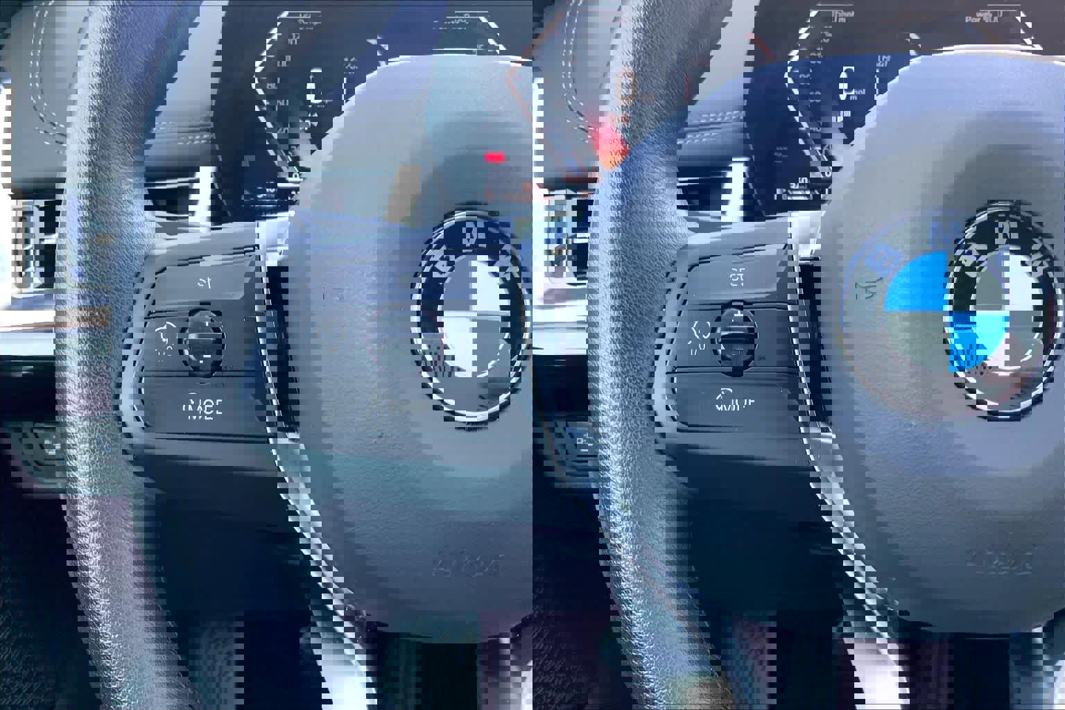 Certified 2025 BMW X1 xDrive28i image 17