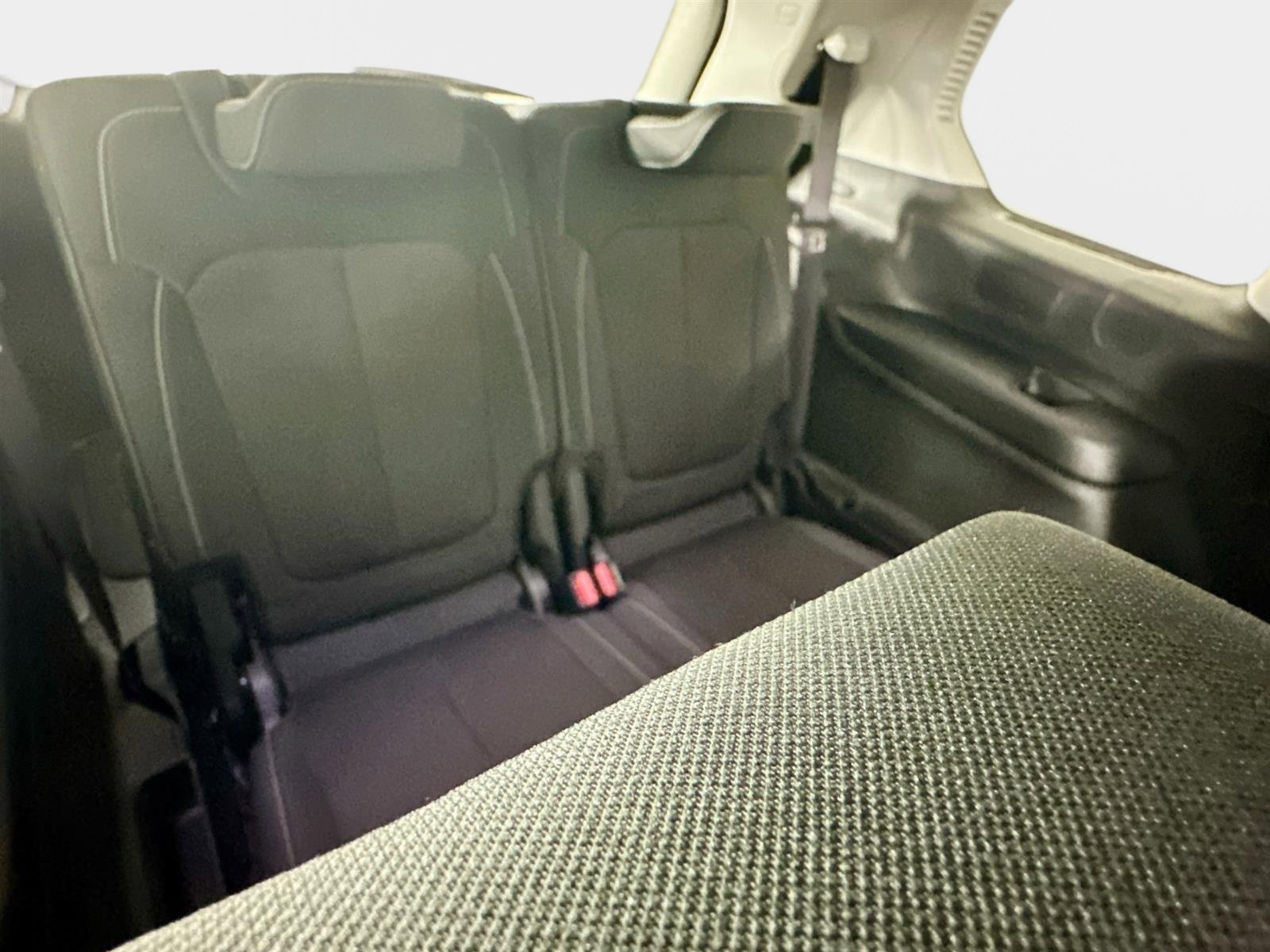 Used 2023 Jeep Grand Cherokee L Laredo image 33