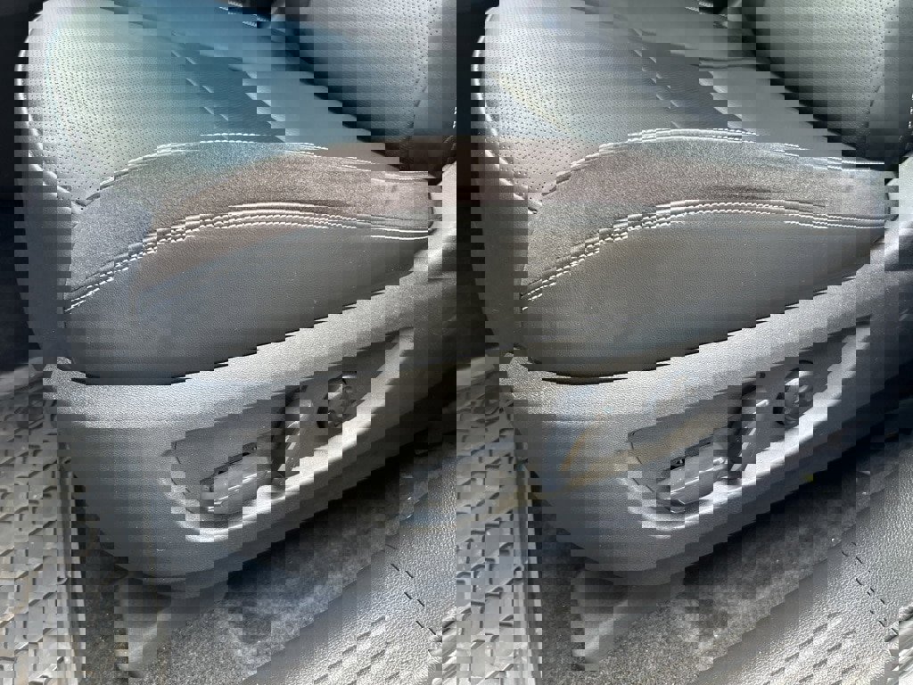 Used 2024 INFINITI QX50 Sport image 23