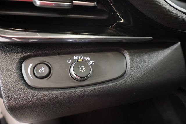 Used 2025 Buick Envista Sport Touring w/ Convenience I Package FWD image 16