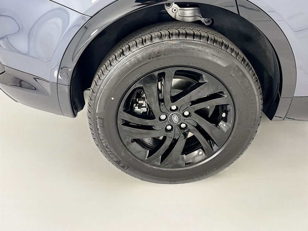 New 2026 Land Rover Discovery Sport Landmark AWD/4WD image 32