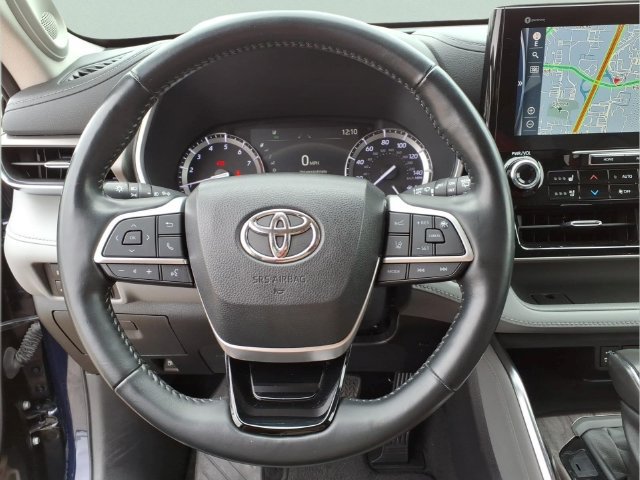 Used 2022 Toyota Highlander Limited AWD/4WD image 15