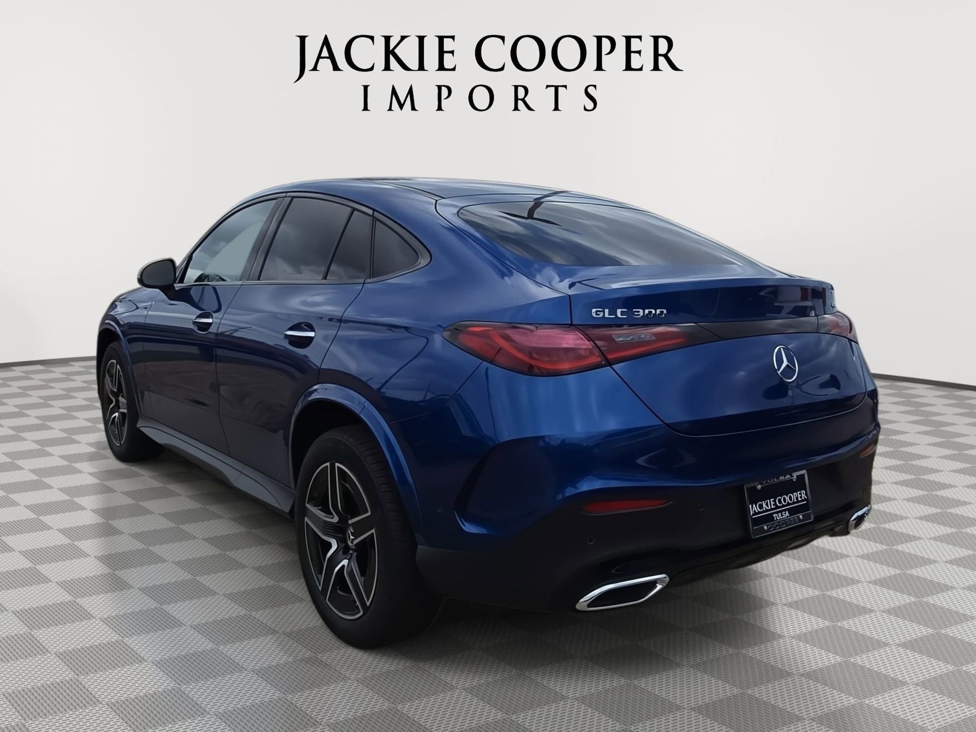 Used 2024 Mercedes-Benz GLC 300 4MATIC w/ AMG Line image 7